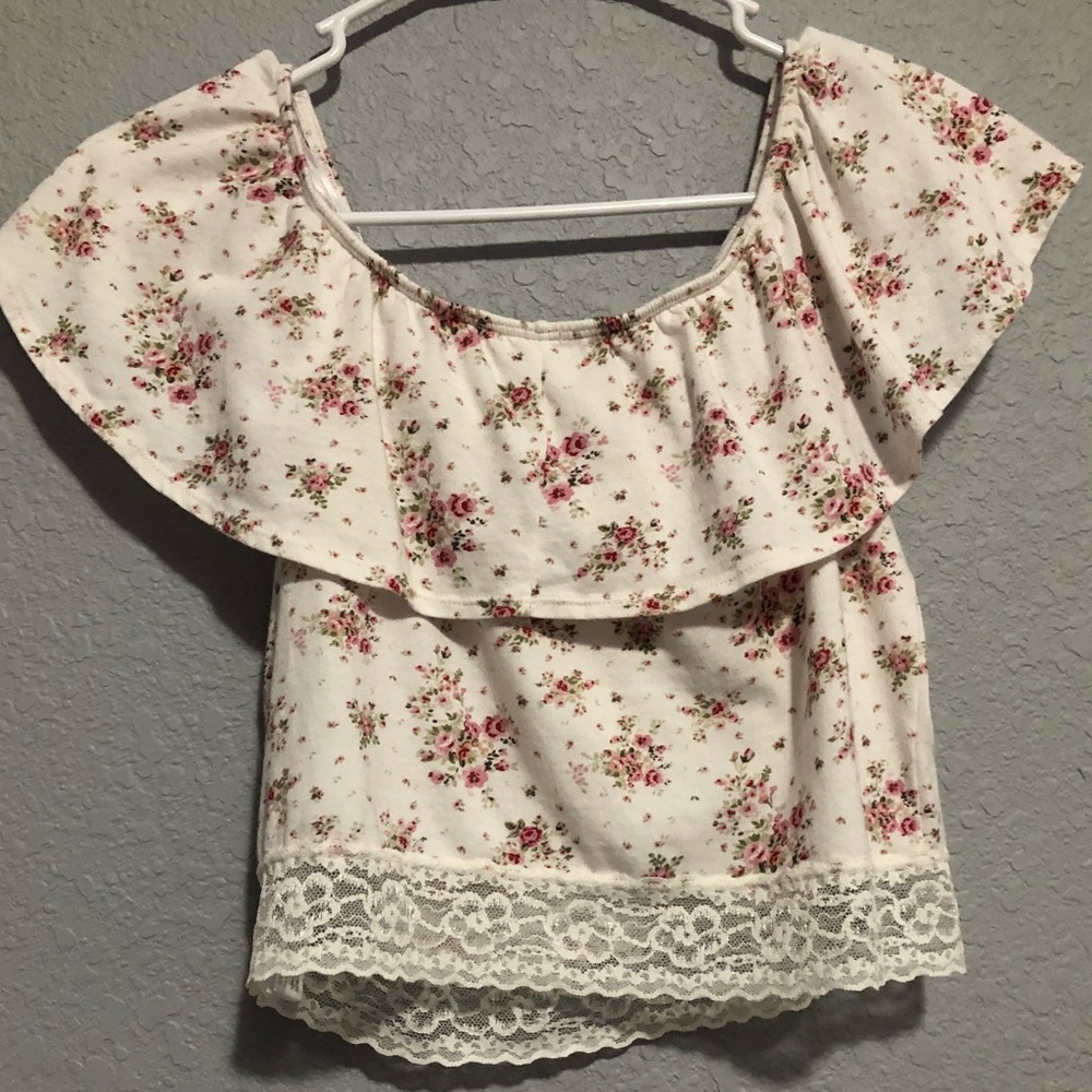 Off the shoulders crop top